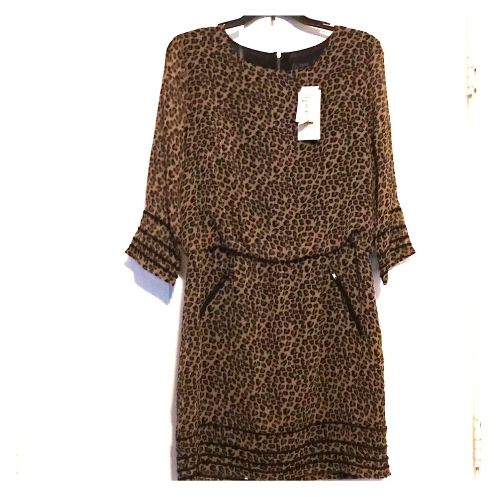Sexy and classy leopard print dress!